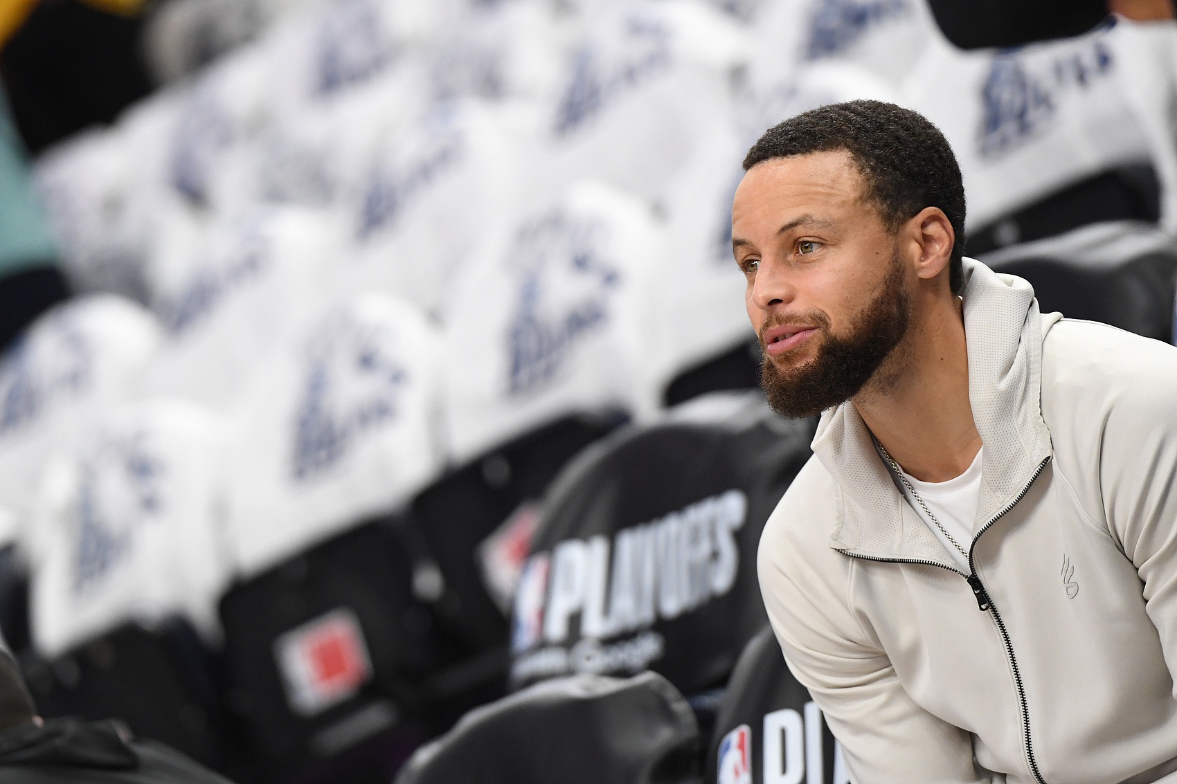 RayBet-包含库里在老鹰比赛中挺进下一轮，突破纪录引发热议！的词条